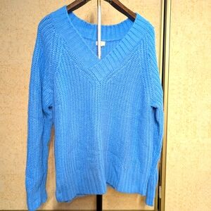 Ana Vneck Sweater
